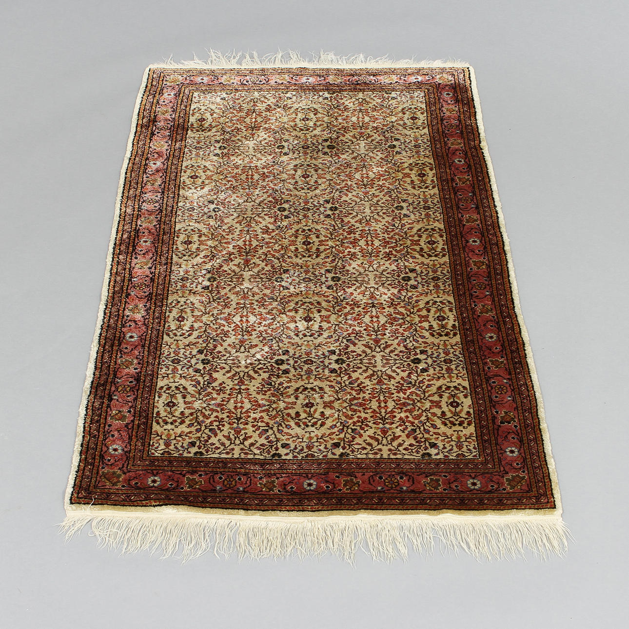 MATTA, handknuten silkematta, 160 x 90 cm.