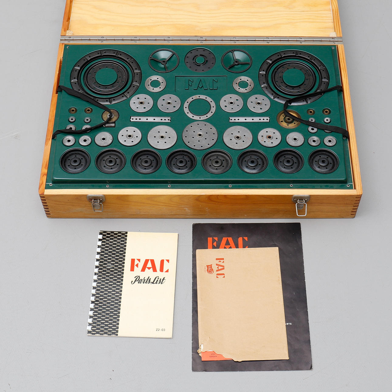 UNIVERSAL CONSTRUCTION KIT, "FAC X2" Mark Sylwan AB, omkring 1957.
