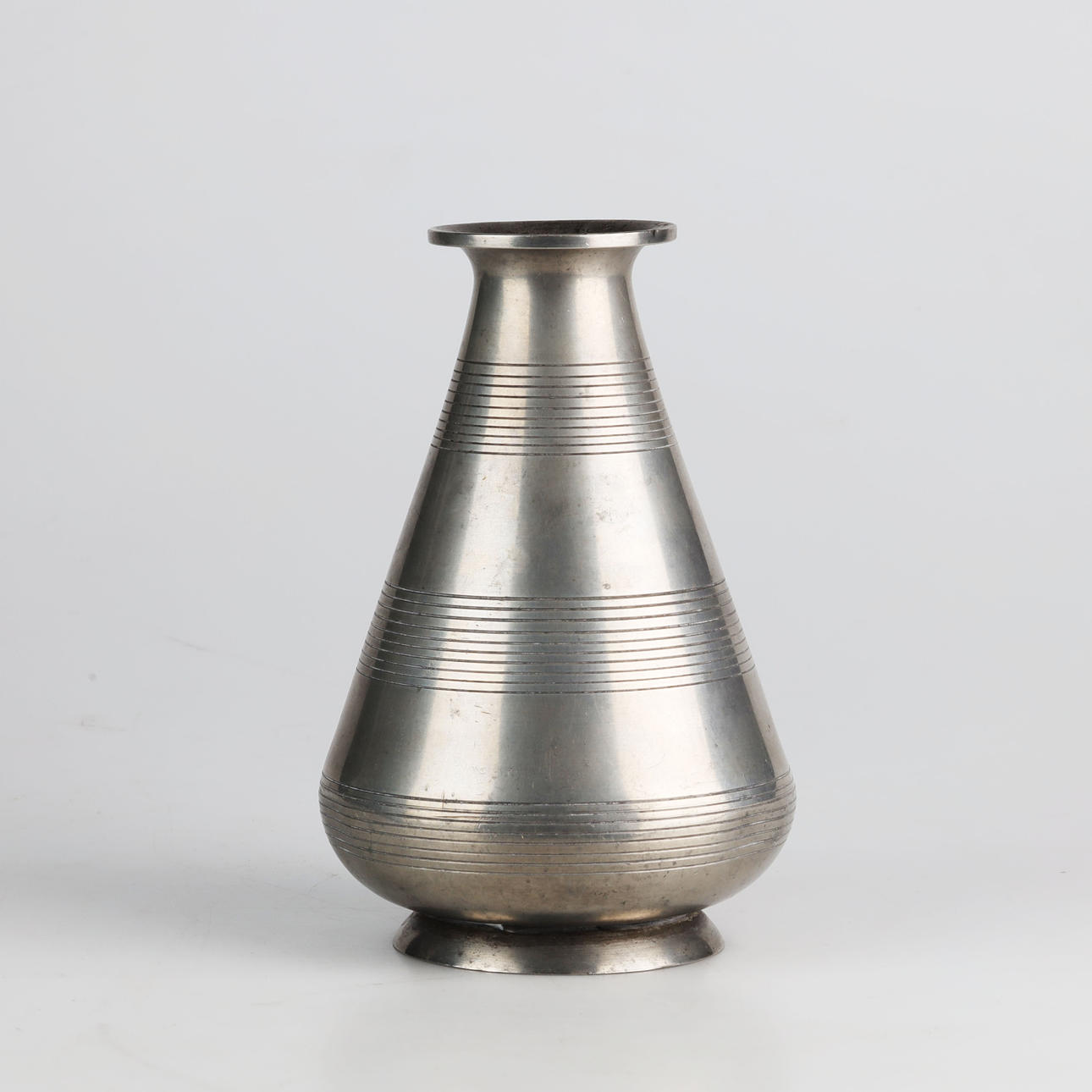 SYLVIA STAVE. Vase, tin, GVH Guldvaruhuset, 1933.