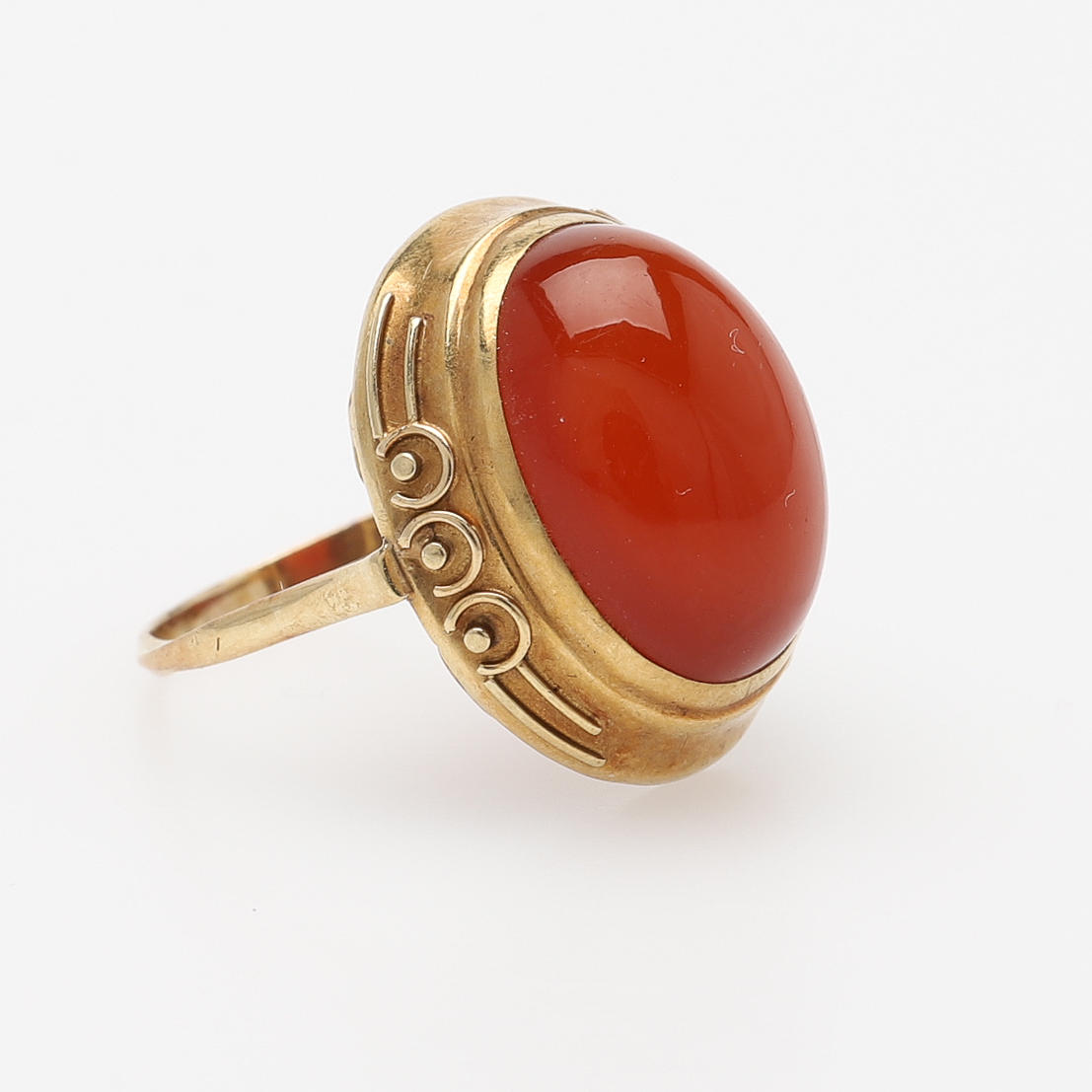 ANILLO CON CARNEL.