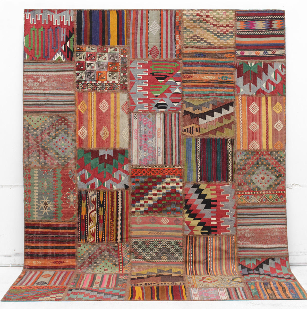 MATTA, Kelim patchwork, 311 x 230 cm.