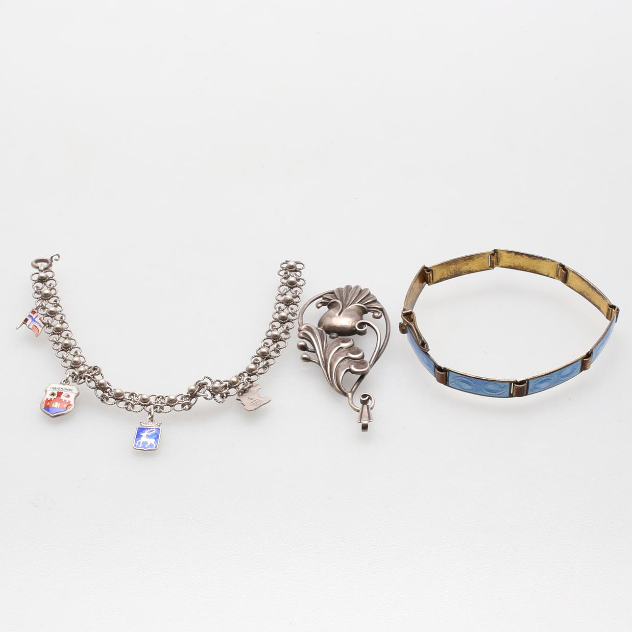 DIVERSE SILVERFÖREMÅL, 3 st, totalvikt ca 31 gram.