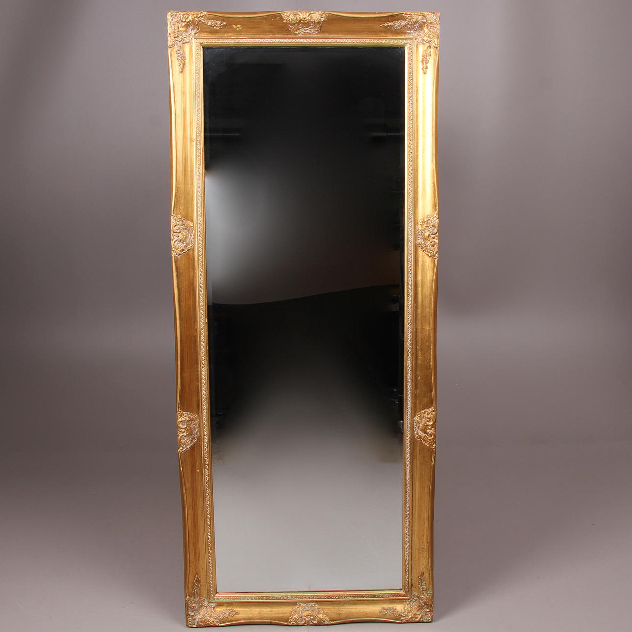 SPEGEL, förgylld, med fasettslipat glas, samtida.