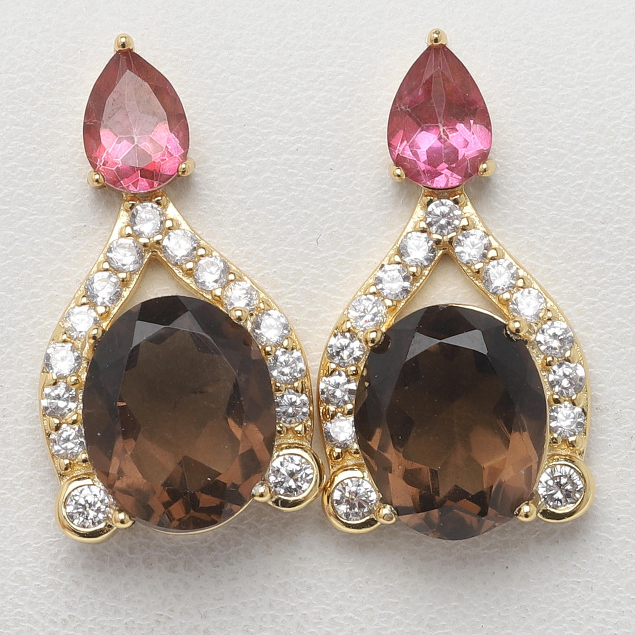 ÖRHÄNGEN, ett par, sterlingsilver med halvädelstenar, samtida.