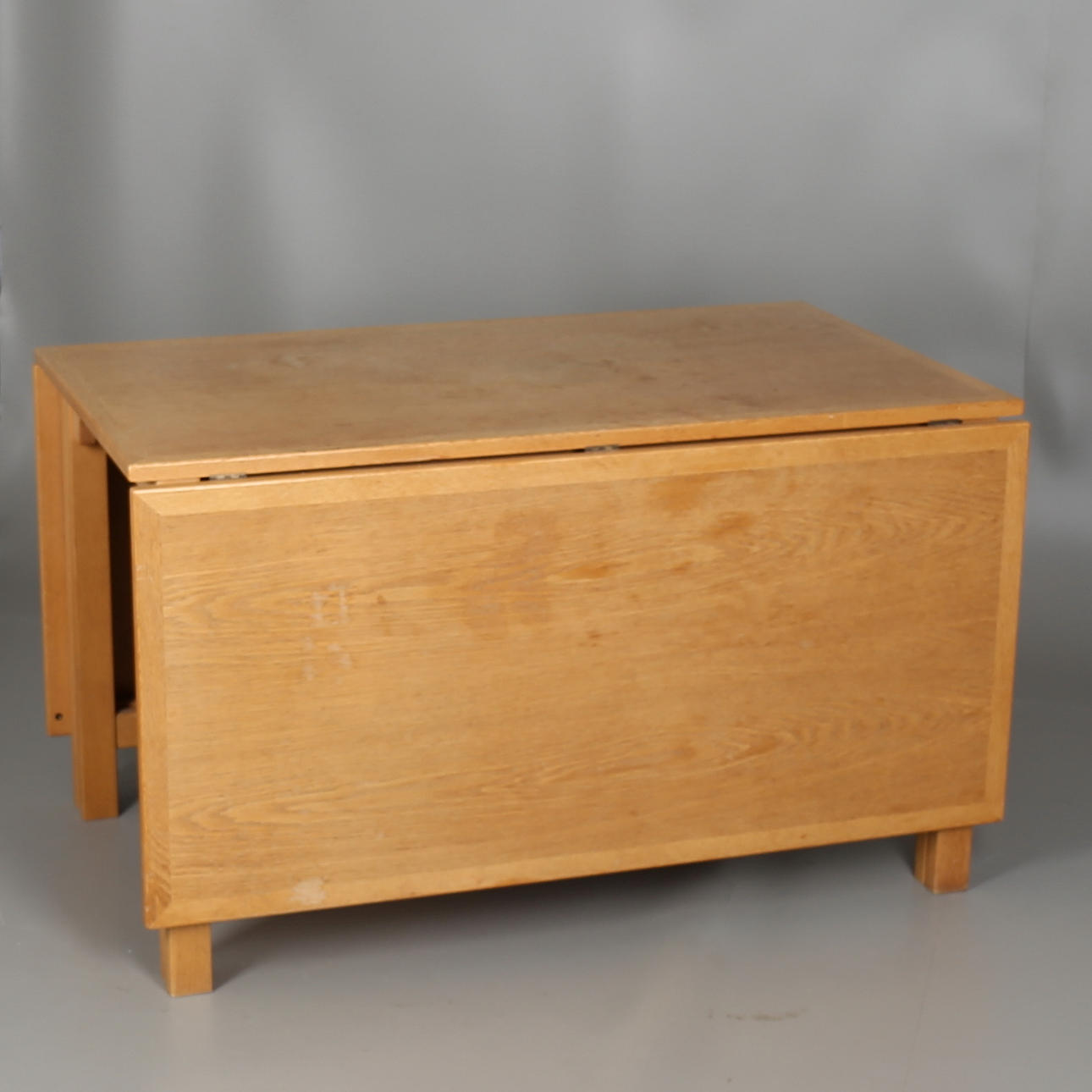 BORD i ek, Karl Andersson & Söner.