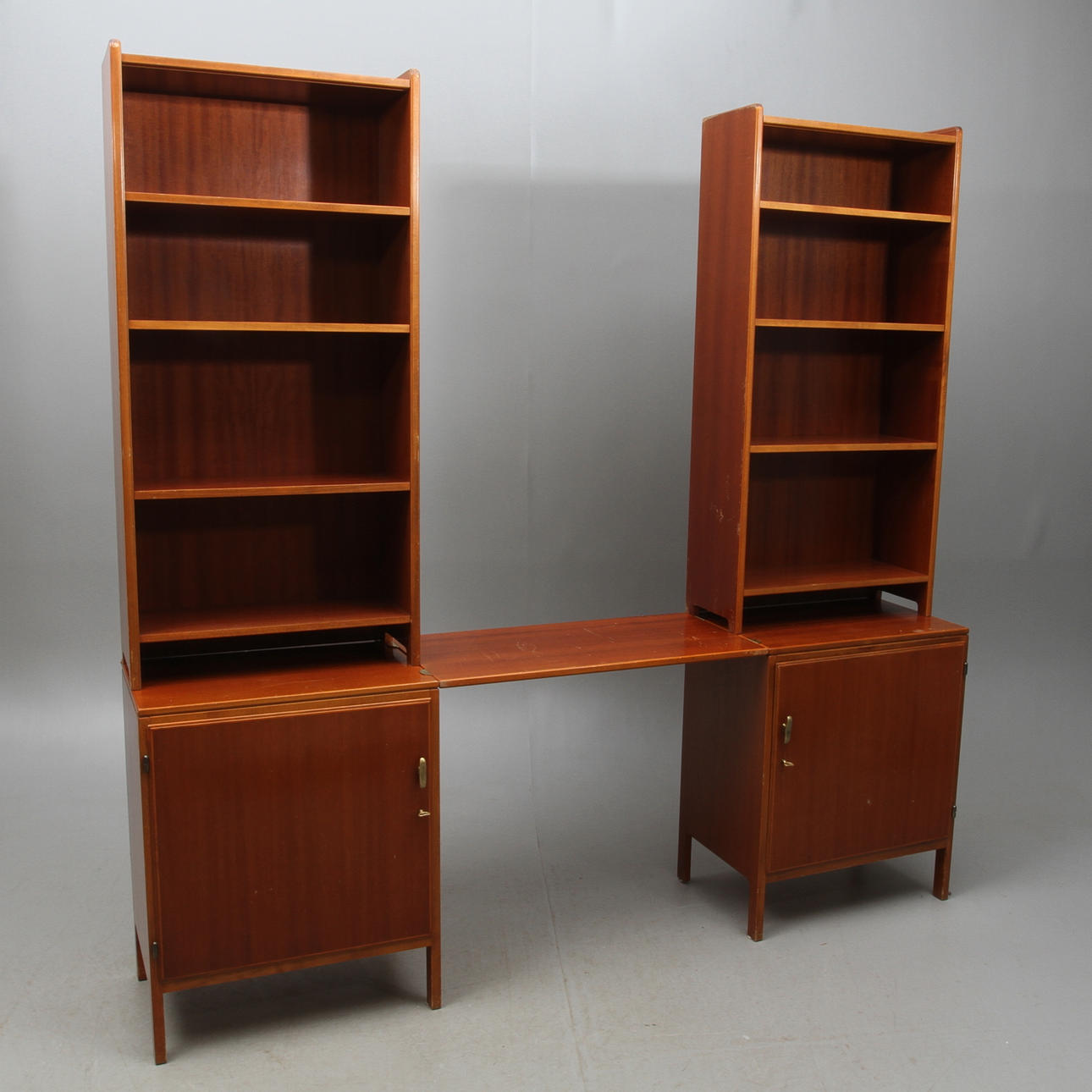 BOKHYLLOR, 1 par med skrivskiva, "Futura", David Rosén, Nordiska Kompaniet.