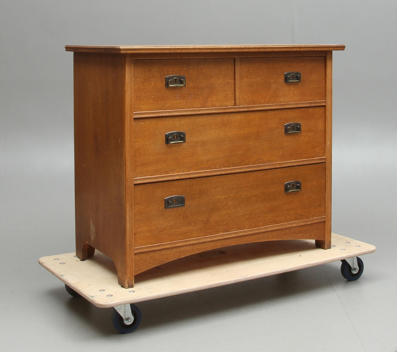 BYRÅ, jugend, 1900-talets första hälft.