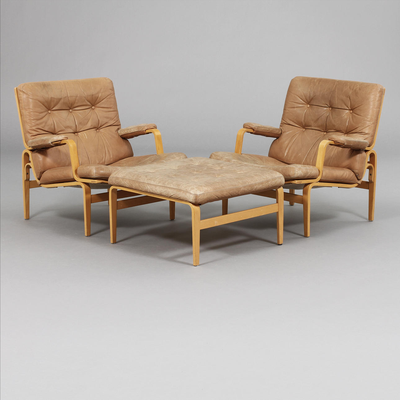 FÅTÖLJER ett par samt FOTPALL, "Ingrid", Bruno Mathsson.