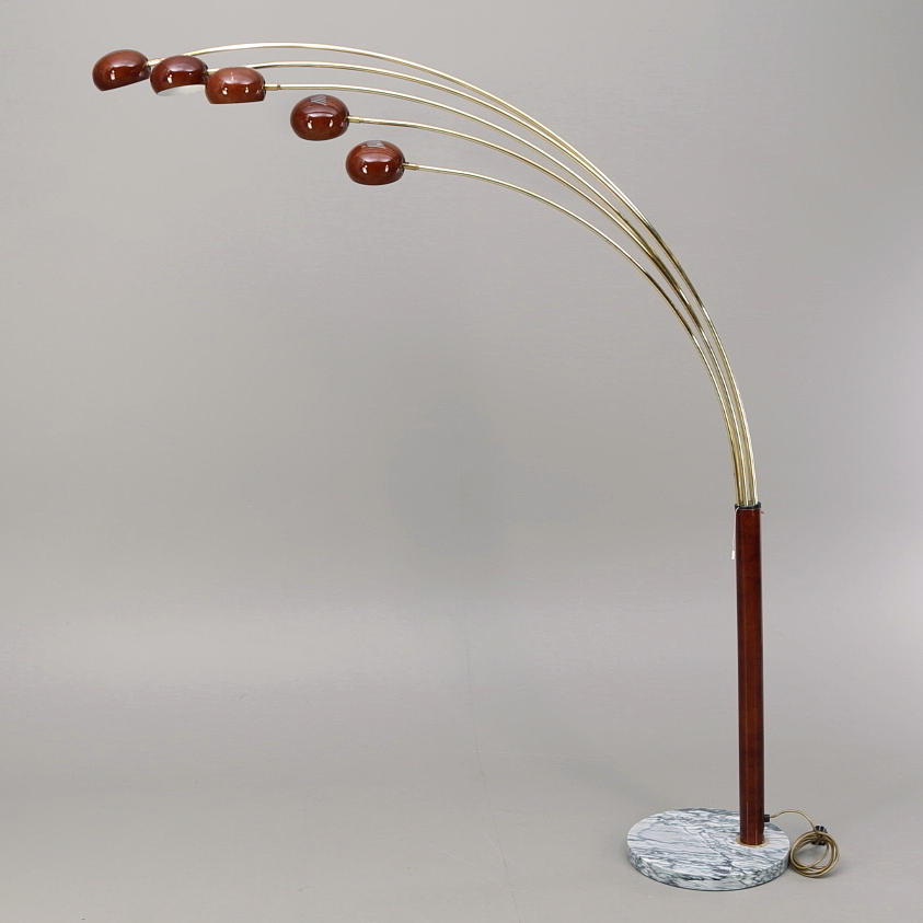 GOLVARAMTUR, Lyktan.