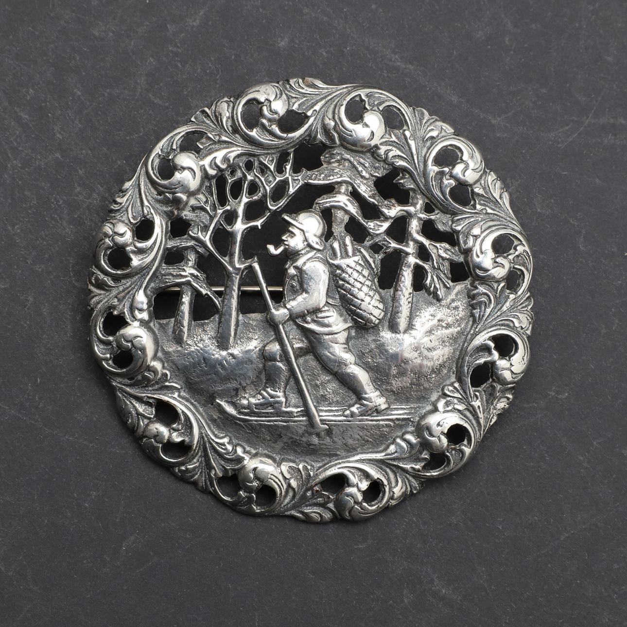 BROSCH NORSK 830 SILVER NORSKT MONSTER.