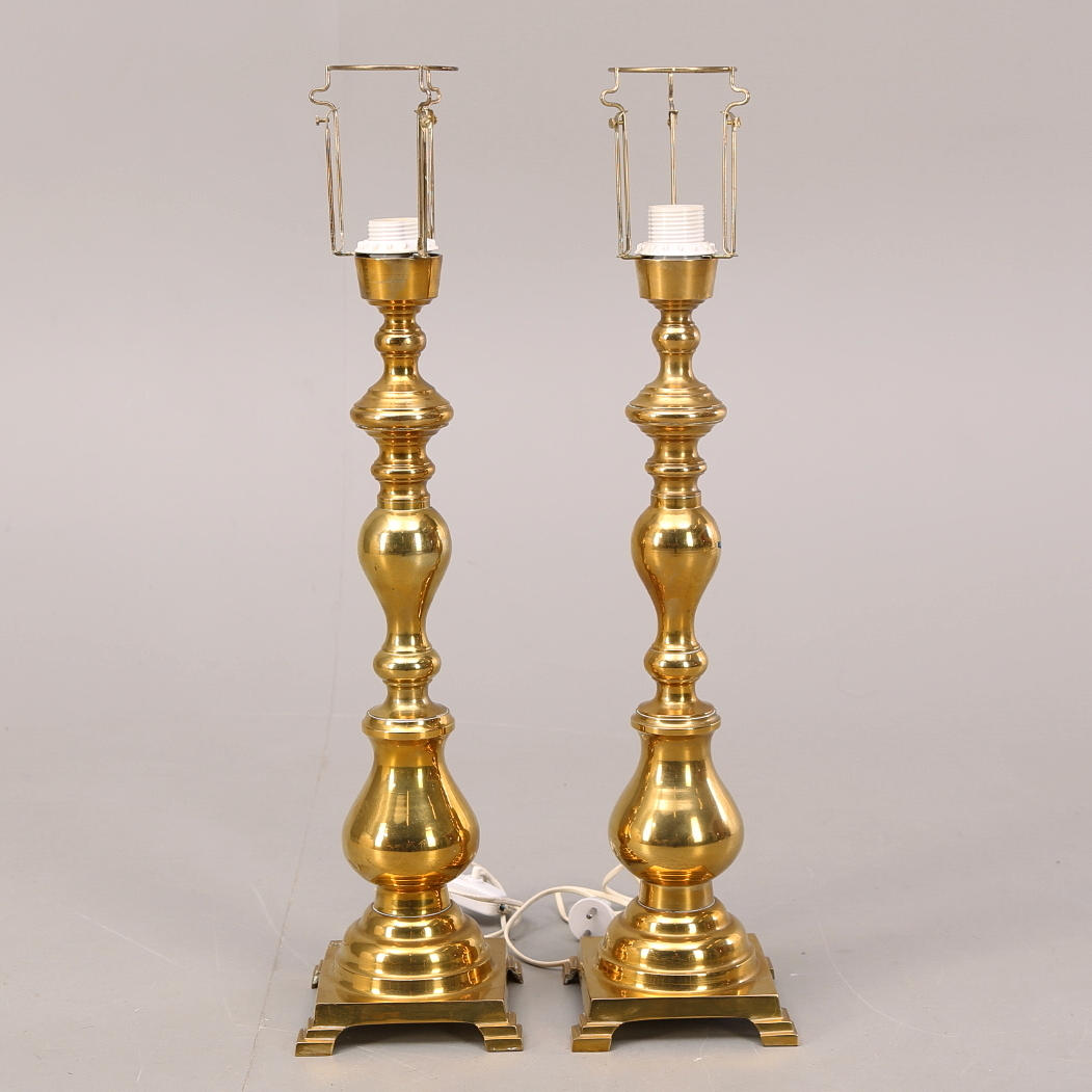 BORDSARMATUR, ett par, mässing, 1900-tal.