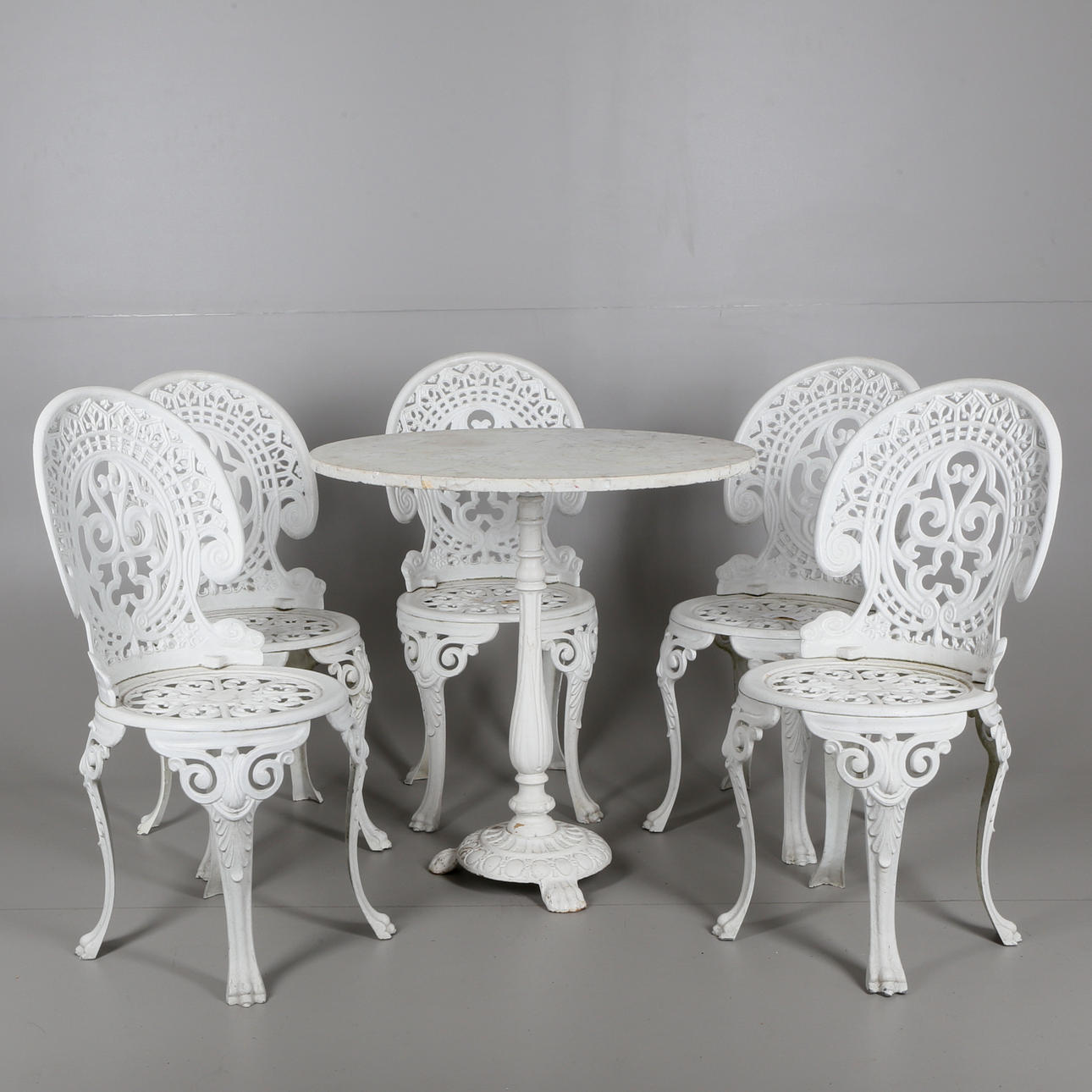 TRÄDGÅRDSGRUPP, 6 delar, vitmålad lättmetall, 1900-tal.