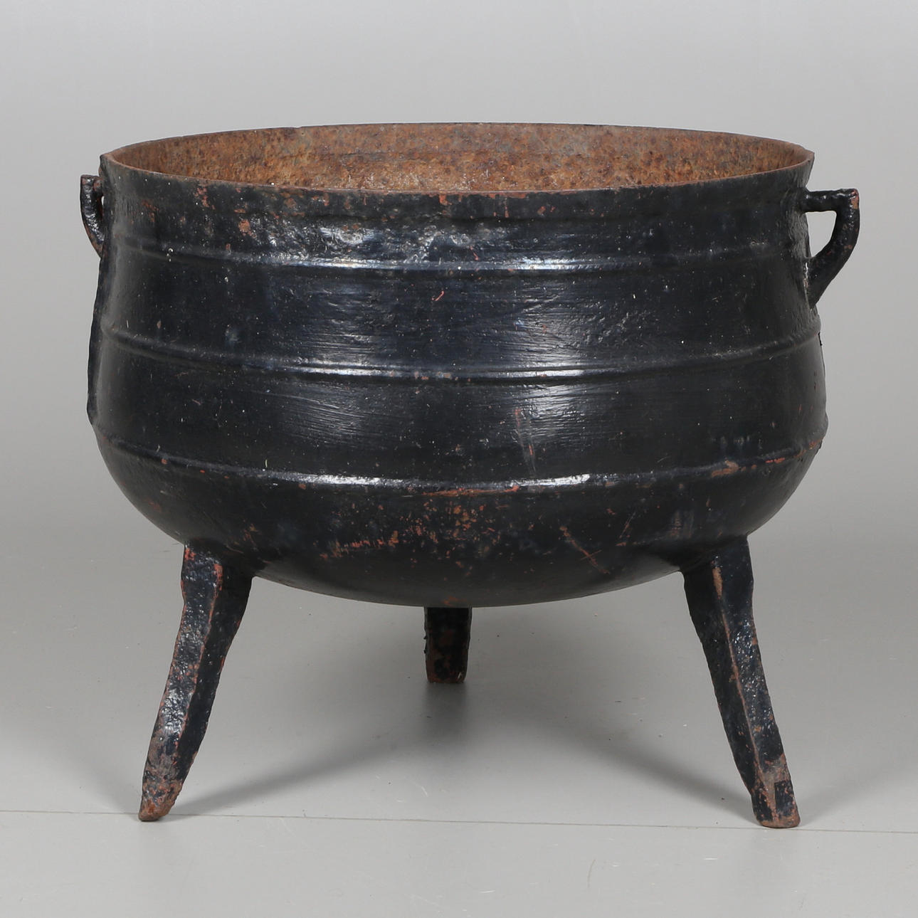 POT, black painted cast iron, 18/1900s.