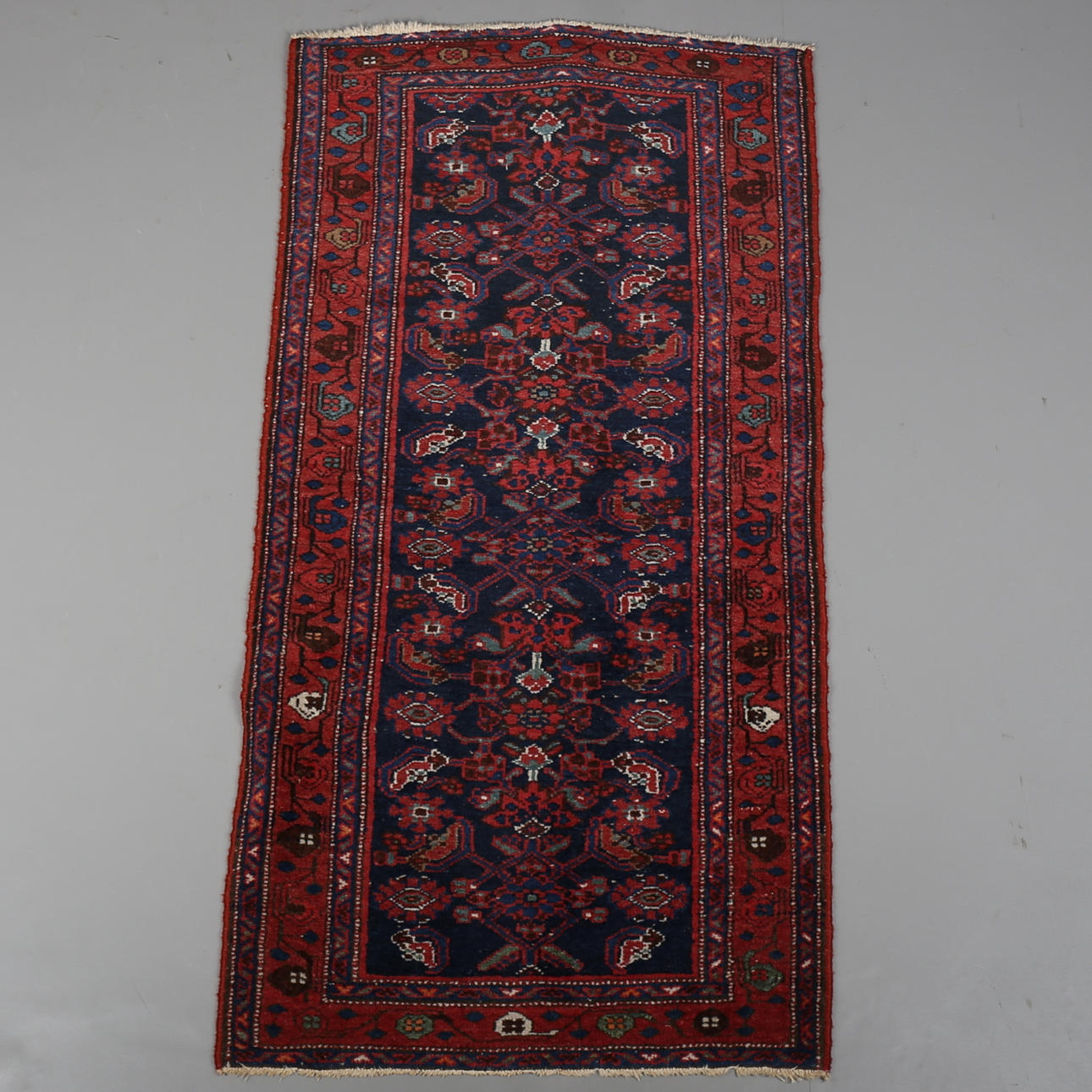 MATTA, Iran, 152 x 74 cm.