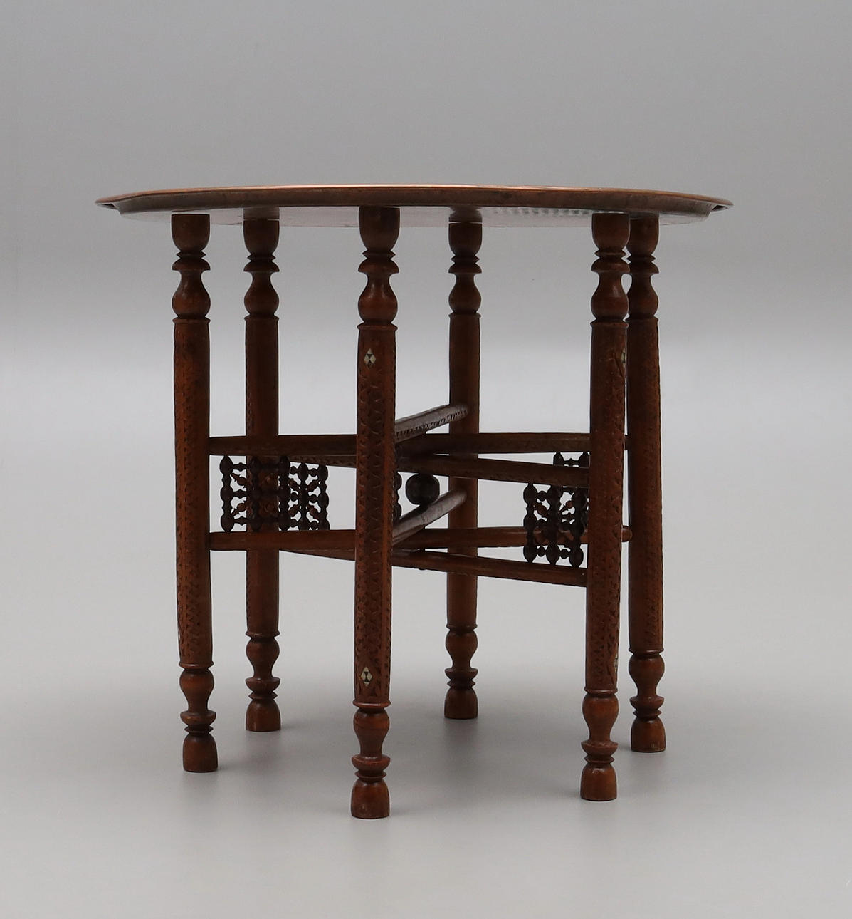 RYGEBORD, bakkebord, orientalsk, kobberbakke.