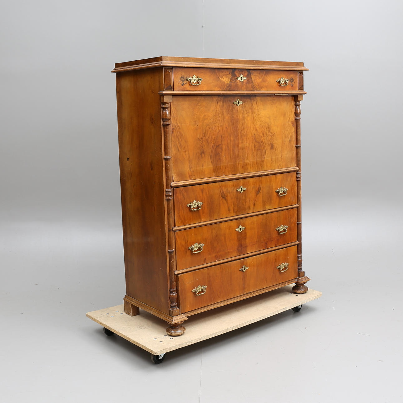 CHIFFONJÉ, nyrenässans,1800-talets andra hälft.