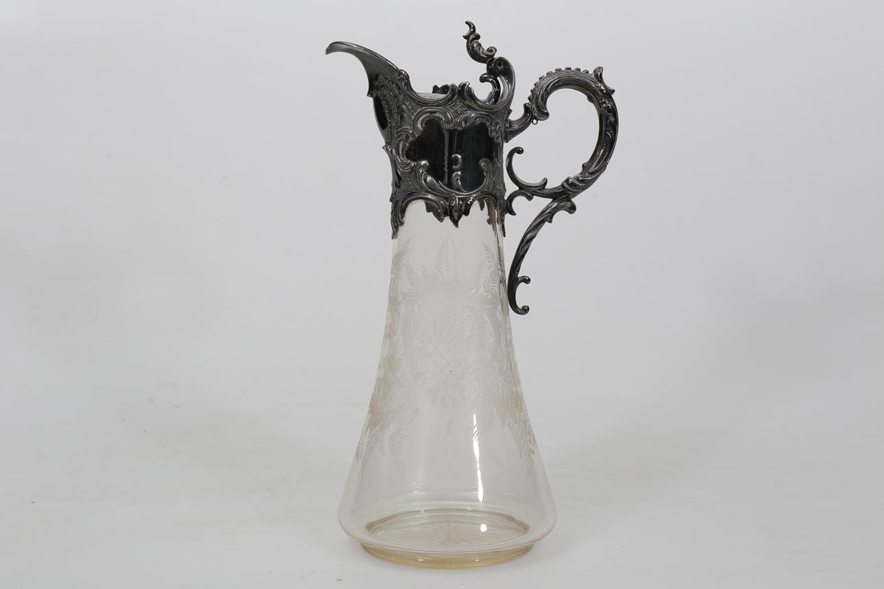 KARAFF, glas och nysilver, slipad dekor, 1900-talets första kvartal.