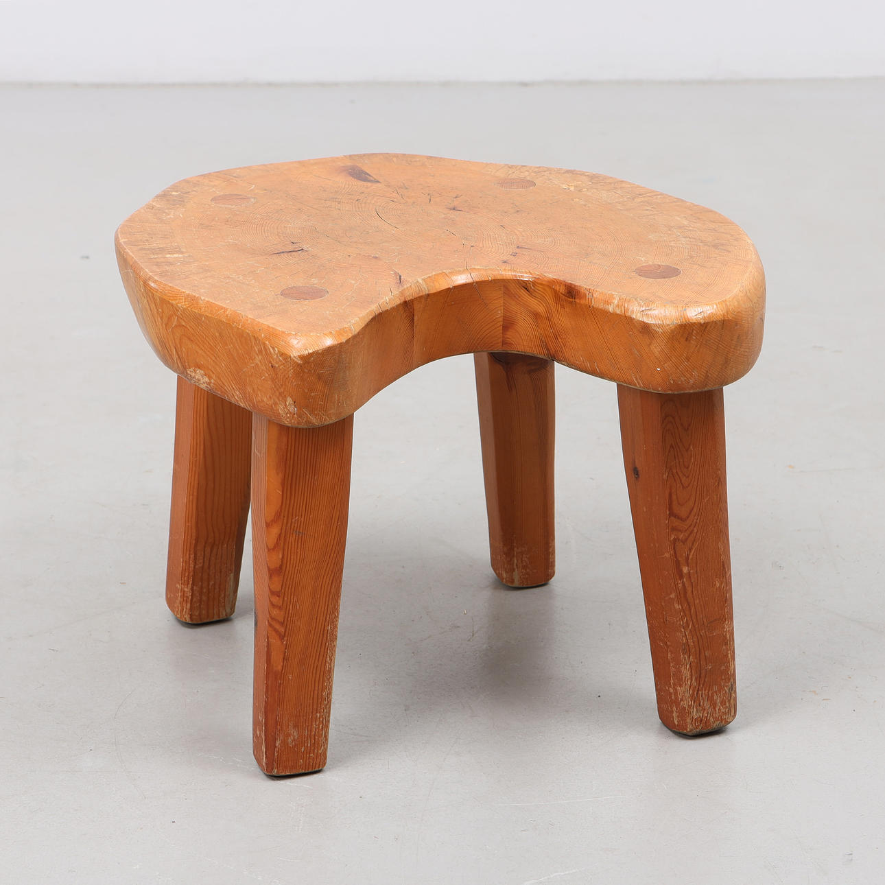 Taburet, massiv fyrretræ, 1970'erne.