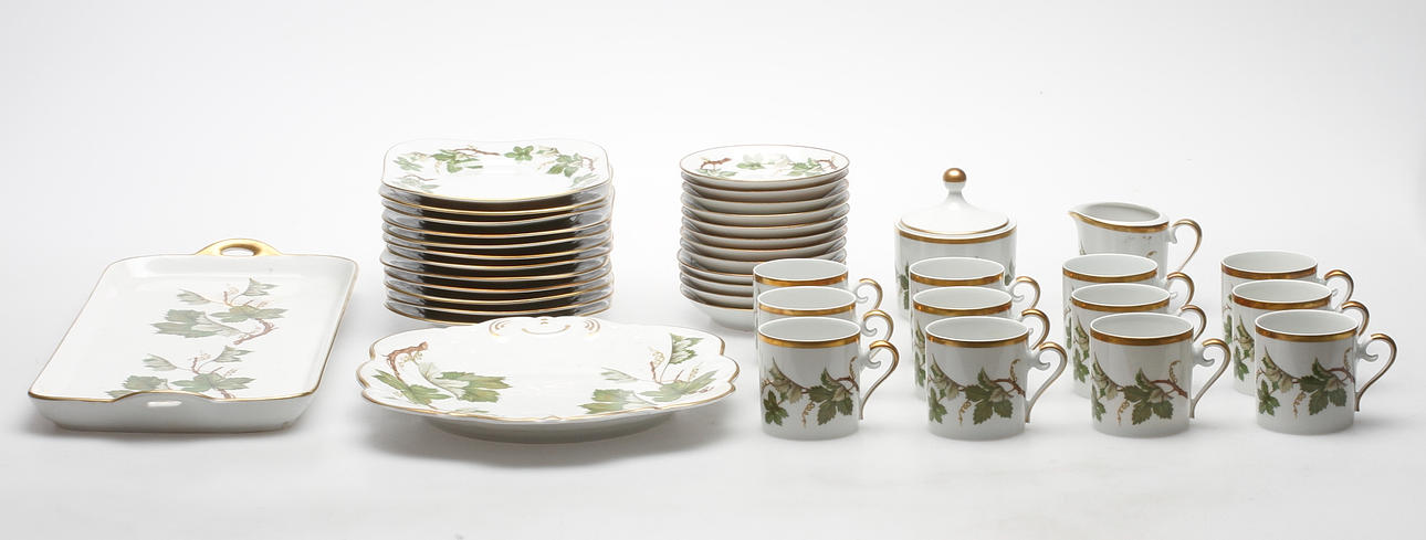 SERVISDELAR, 28 delar, porslin, "Vinranka", Hackefors.