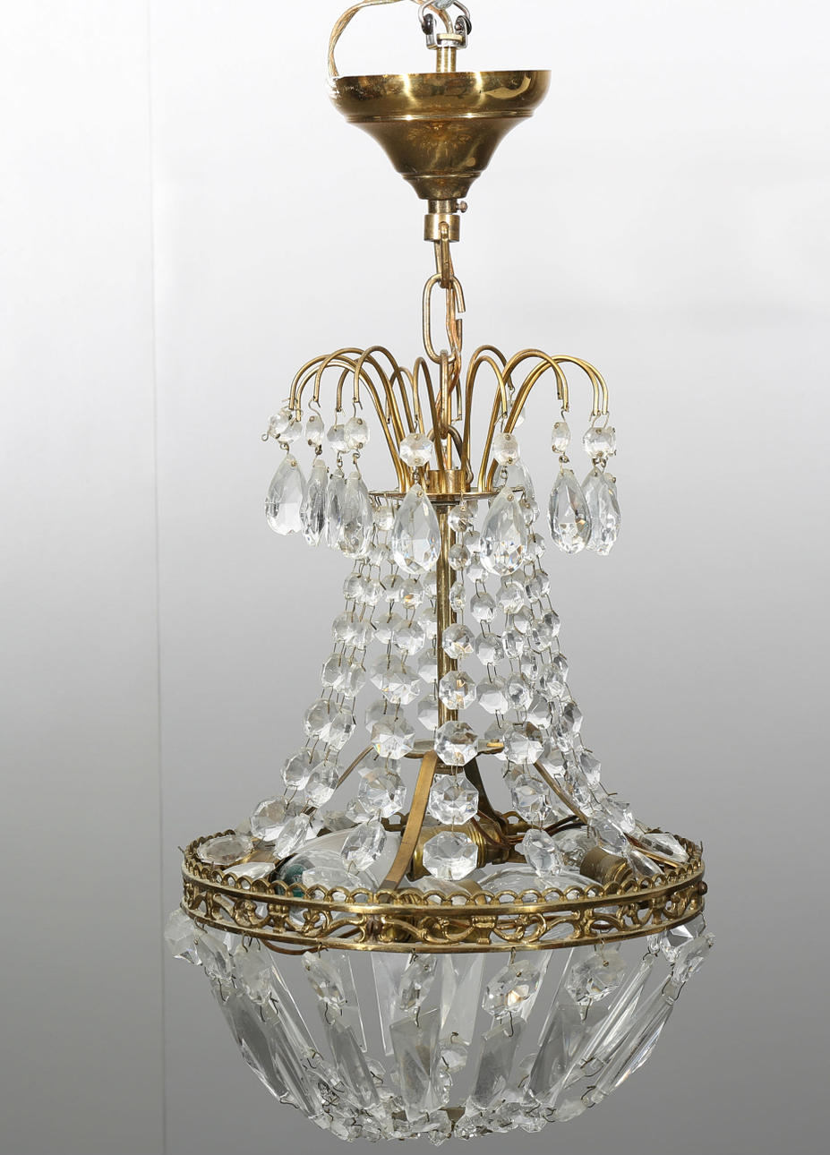 TAKLAMPA MED PRISMOR, metallstomme, päron modell, 1900-talets andra hälft.