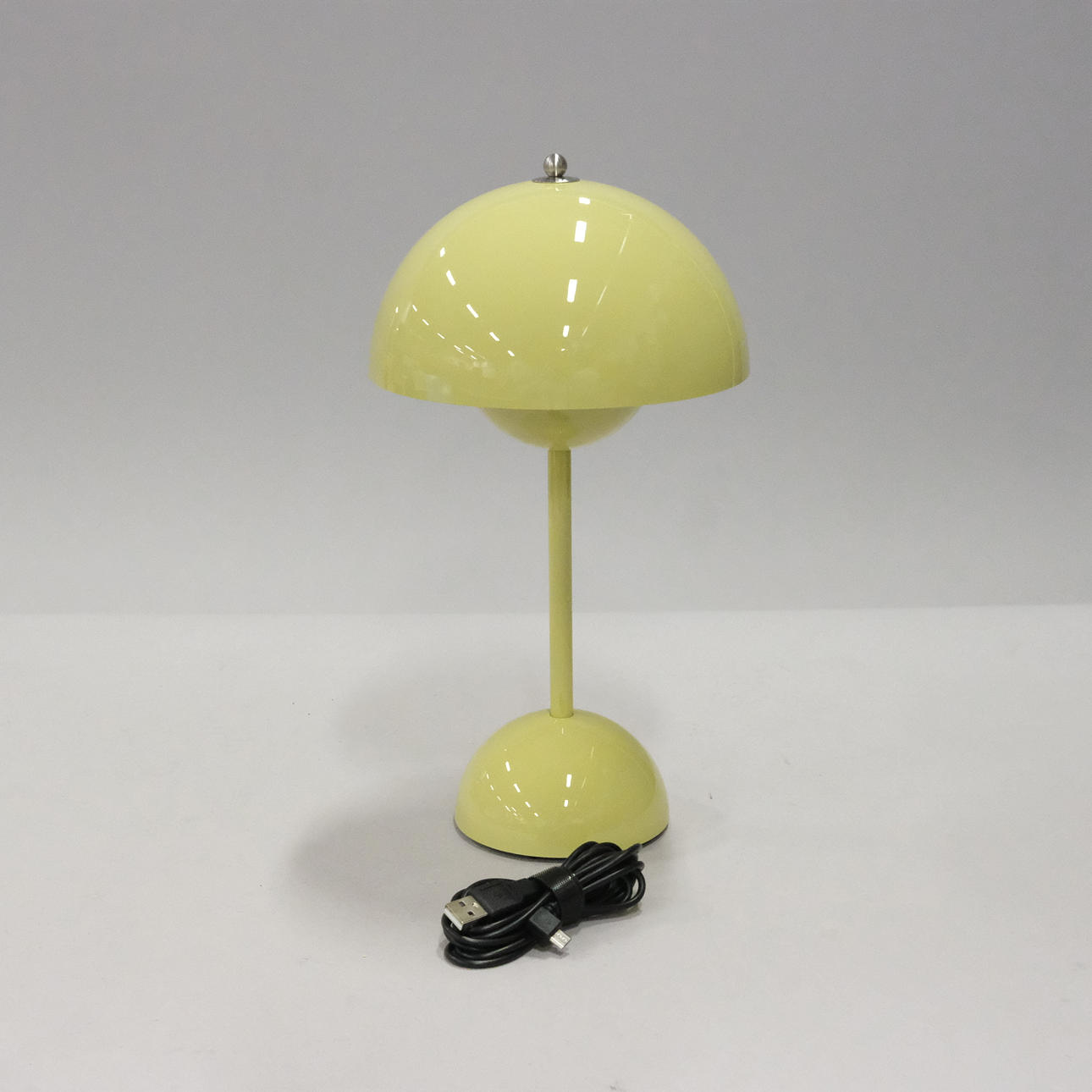 VERNER PANTON. BORDLAMPE BLOMSTERPOTTE VP9.