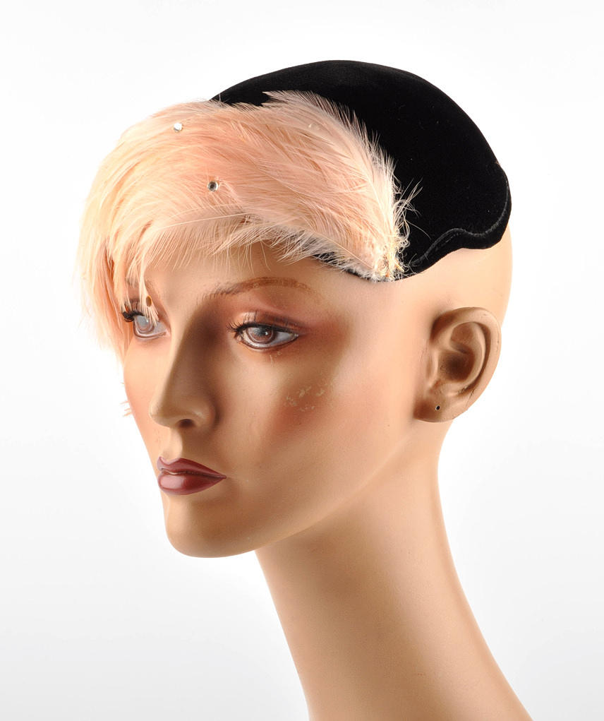 KOPFBEDECKUNG 14. damhatt Cowl, keps med fjäder för teater & variation.