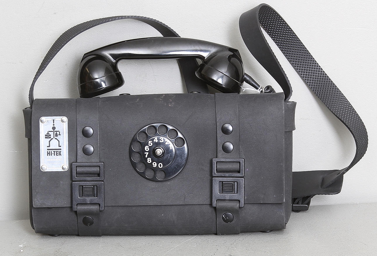 VÄSKA, "Bakelite", Alexander Tasou för Hi-Tek Designs London Alexander.