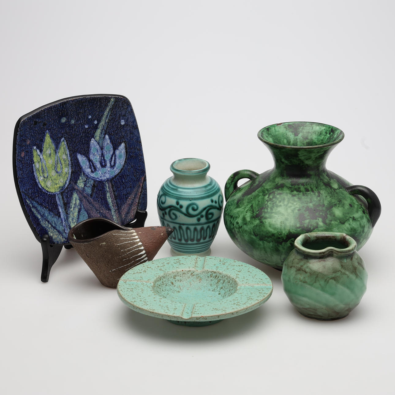 CERAMIC OBJECTS 6 parts.