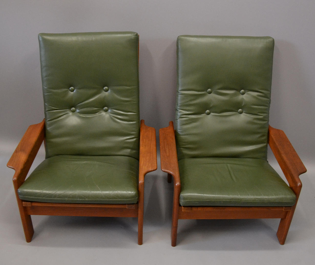 TVÅ LÄDER STOLAR DANMARK.