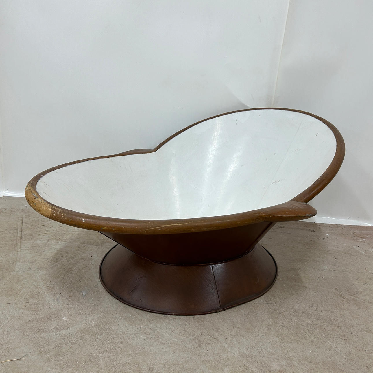 BADEWANNE, lackiertes Blech, 19. Jahrhundert.