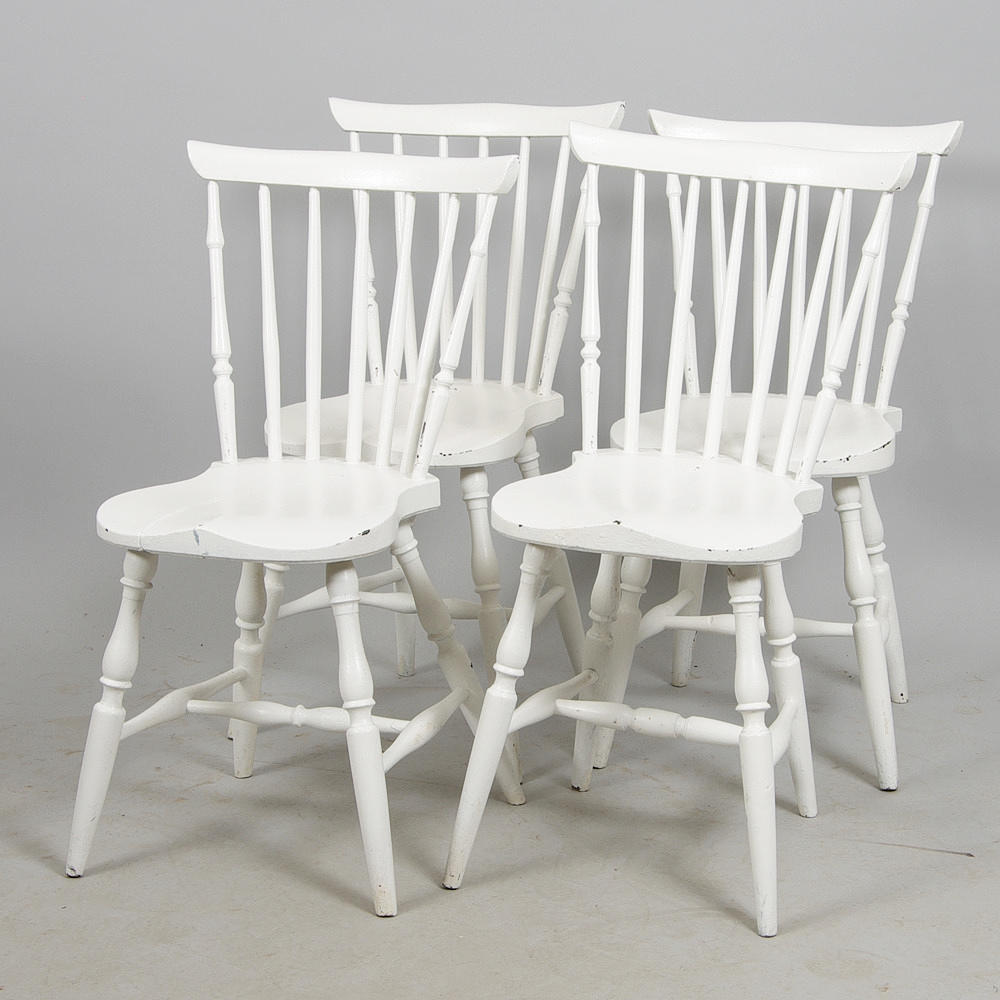 PINNSTOLAR, 4 stycken, vitmålade.