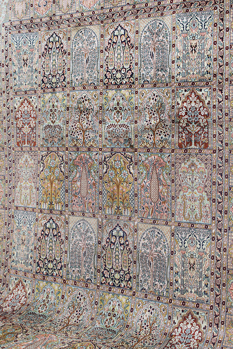 MATTA, Orientalisk, Kashmir, silke, 335 x 215 cm.