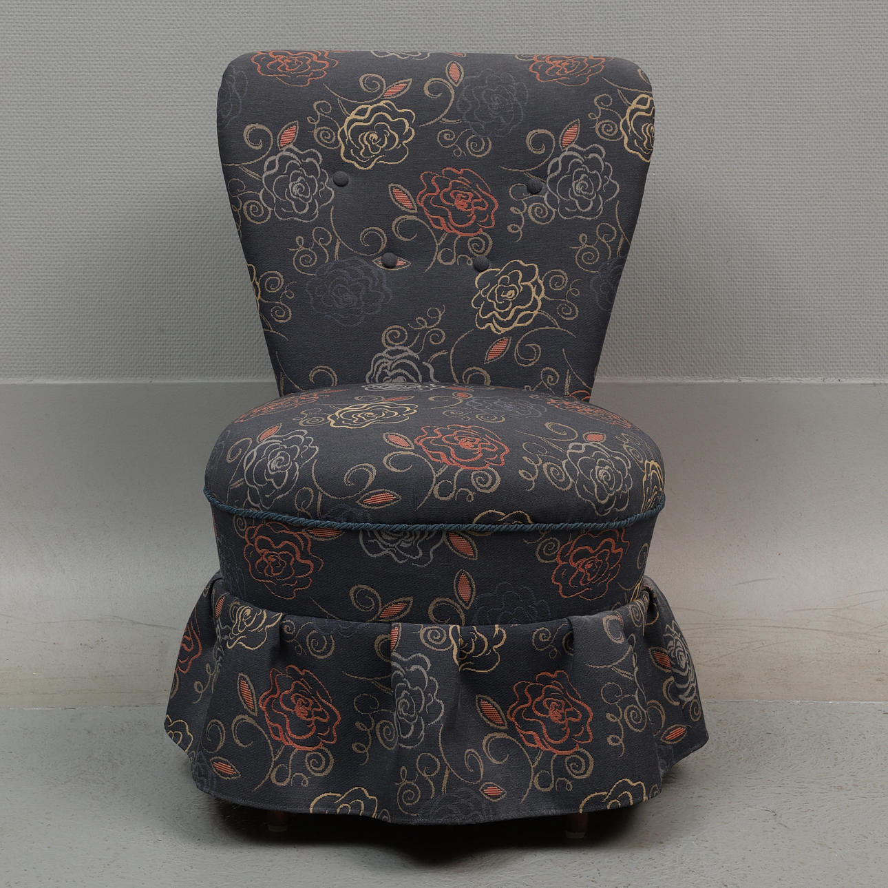 EMMAFÅTÖLJ, omklädd, 1900-talets första hälft.