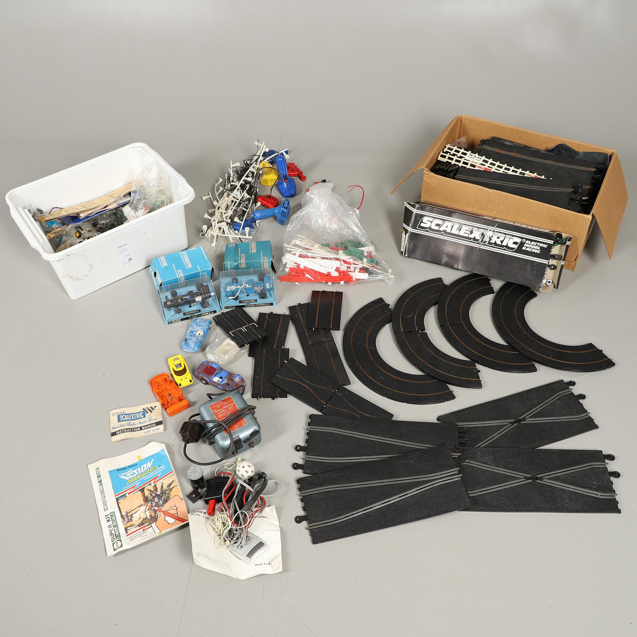 COCHES CAJAS, ACCESORIOS Y PISTA SCALEXTRIC.