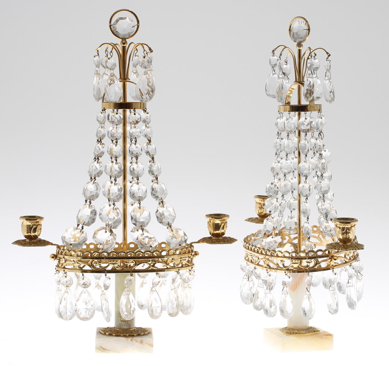 BORDSLYSTRAR, 1 par, gustaviansk stil.