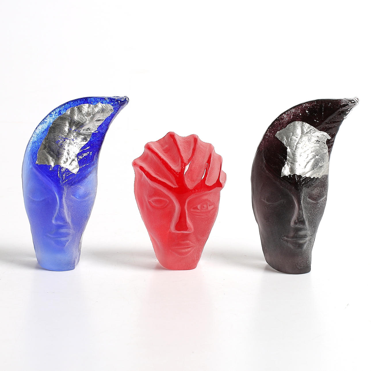 SKULPTURER, 3 st, glas, Johansfors glasbruk. 1900-tal.