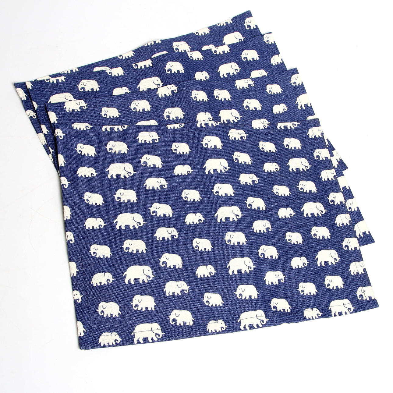 BORDSTABLETTER / SERVETTER, 4 st, linne, "Blå Elefant", Estrid Ericson, Firma Svenskt Tenn.