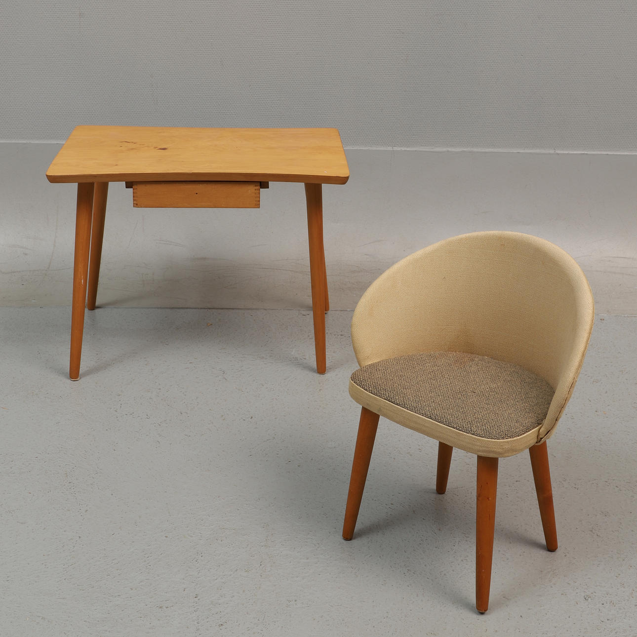 LASTEN PÖYTÄ TUOLI, 1900-luku.