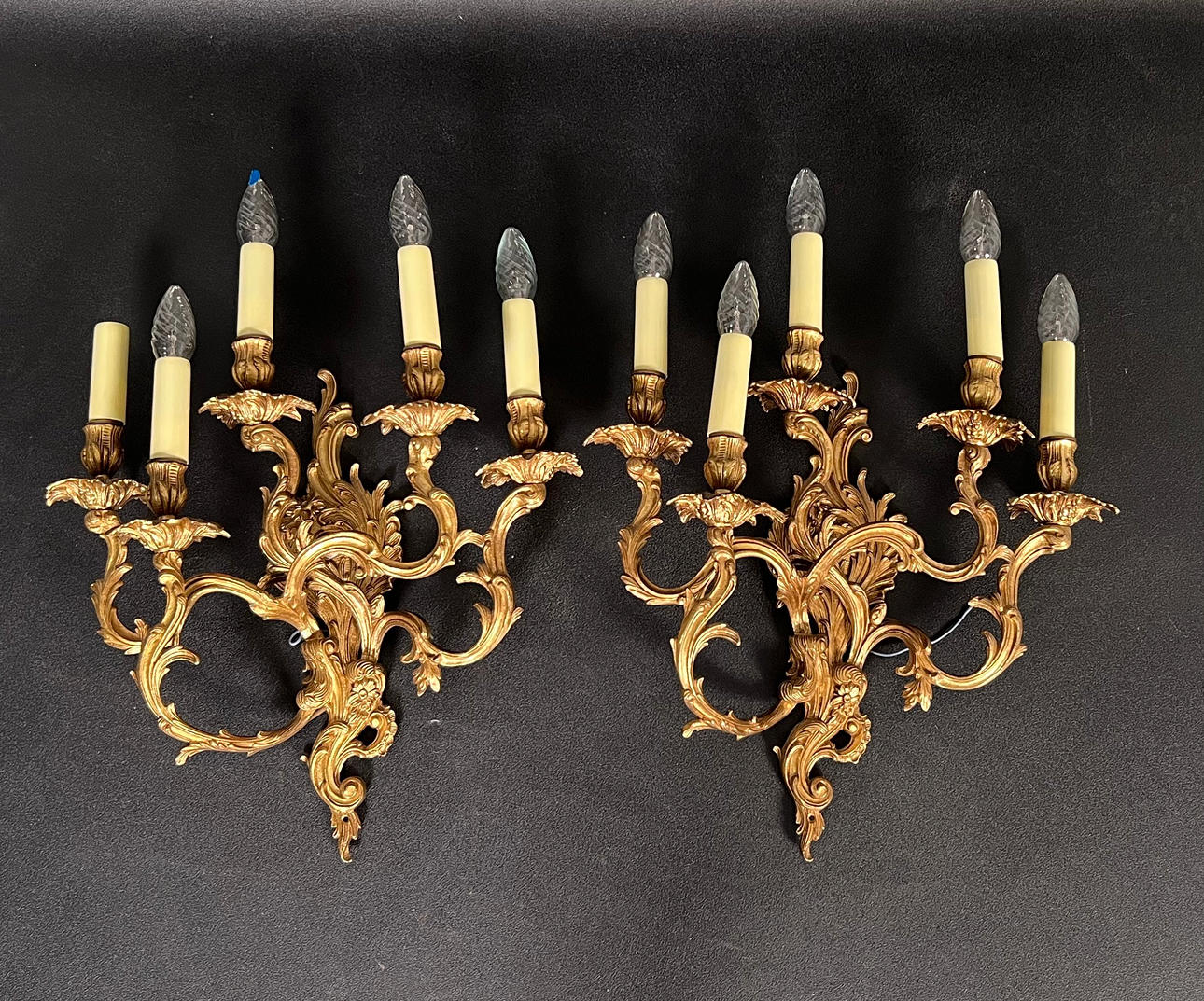 Pareja de apliques de pared de estilo rococó de Peris Andreu.