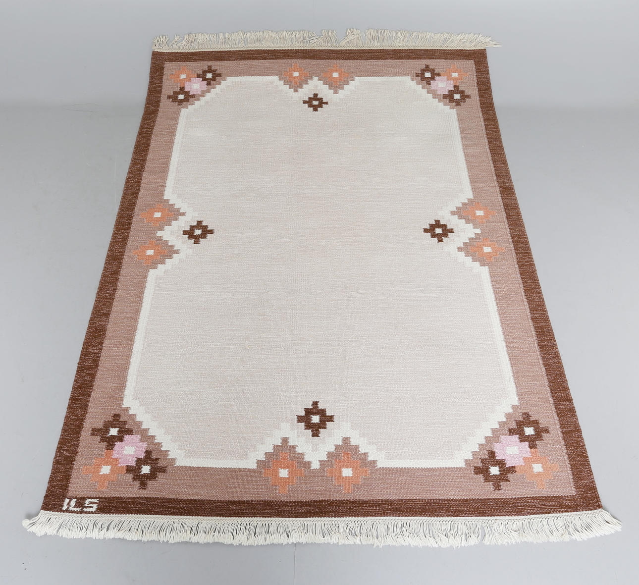 RÖLLAKANSMATTA, Signerad ILS, 230 x 170 cm.