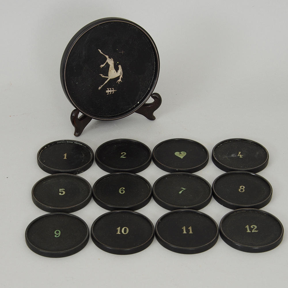 COASTERS, 12 + 1 stycken, bakelit med silverdekor, Perstorp.
