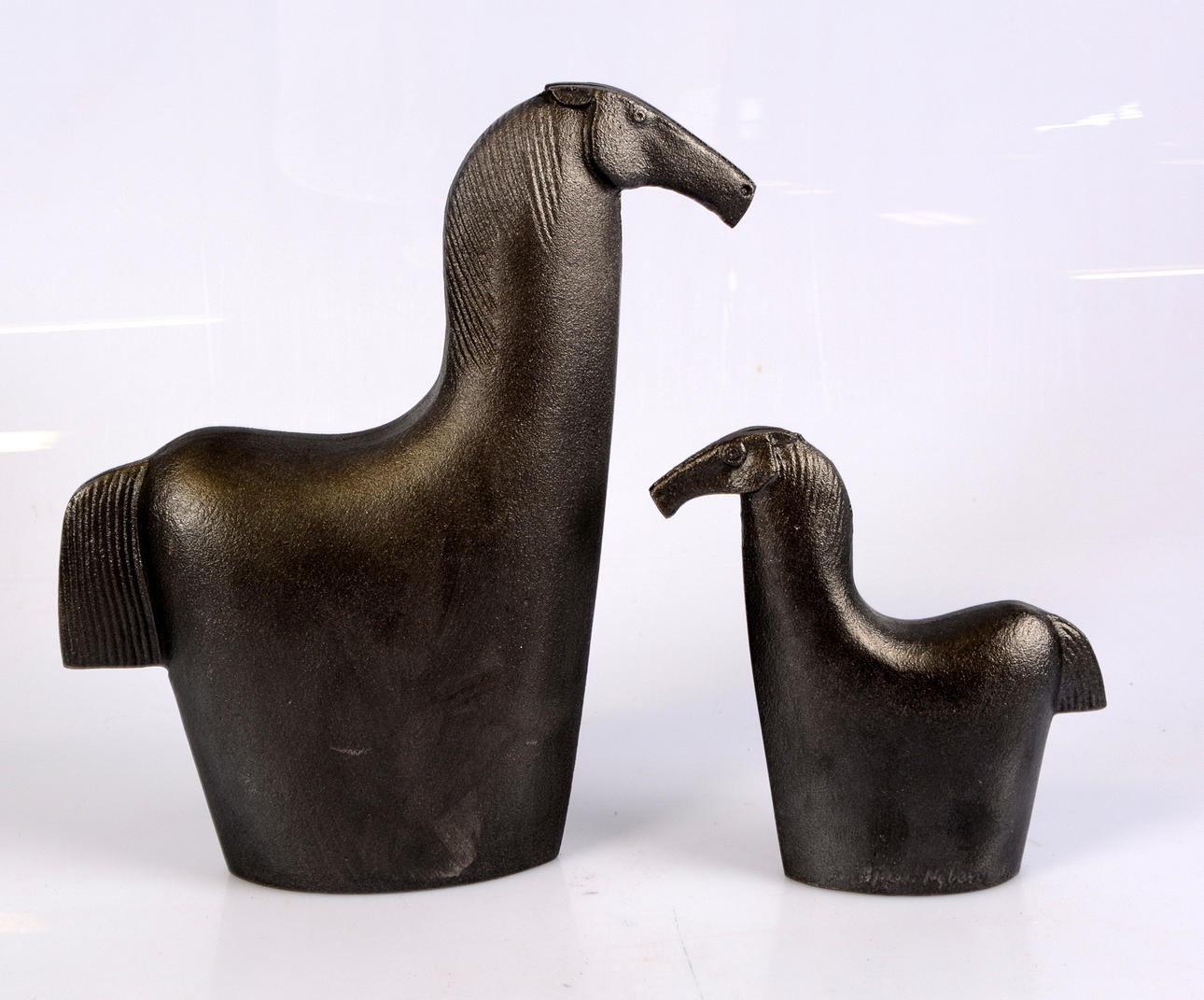 BJÖRN NYBERG. Skulpturer, 2 stycken, Hästar, järn.