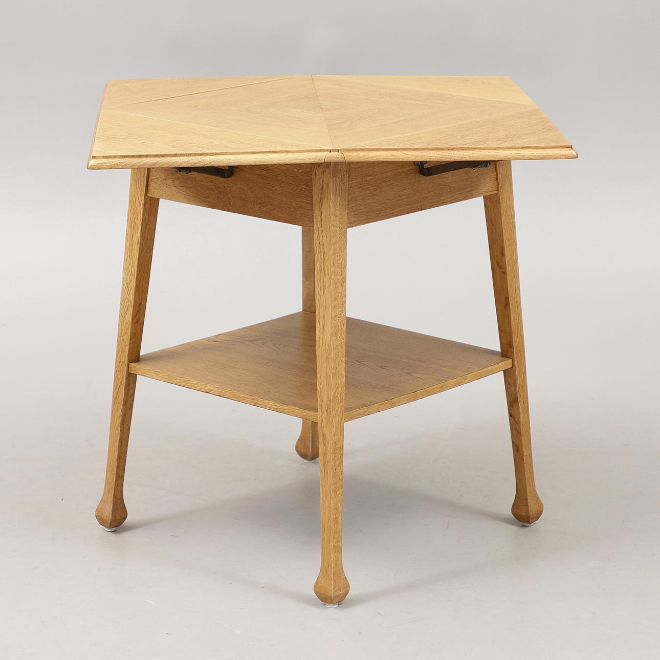 Couchtisch, Jugendstil, erste Hälfte des 20. Jahrhunderts.