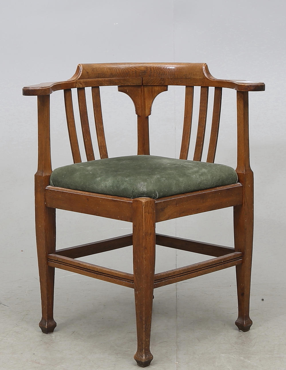 PUDERSTOL, jugend, tidigt 1900-tal.