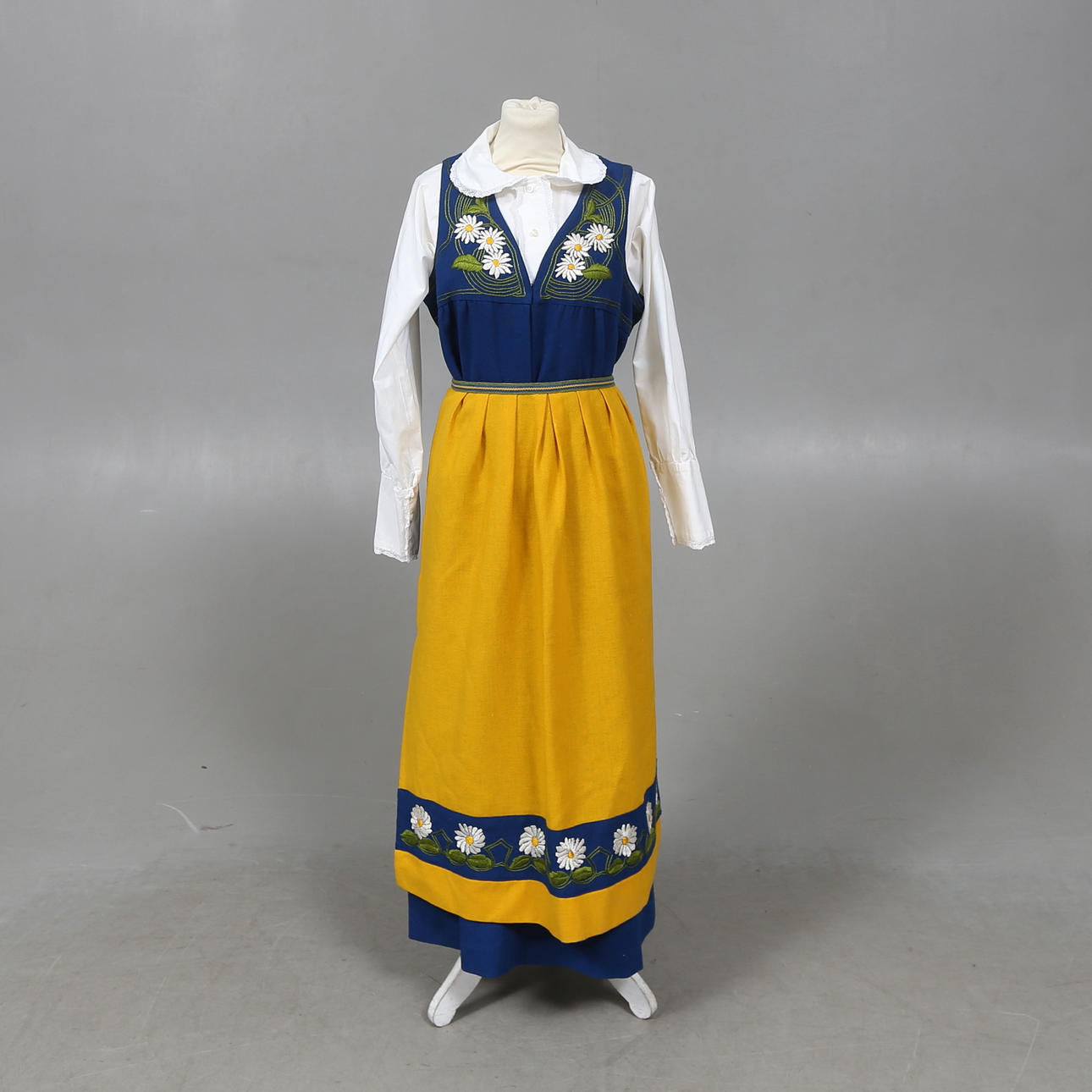 FOLKDRÄKT, Swedish costume.