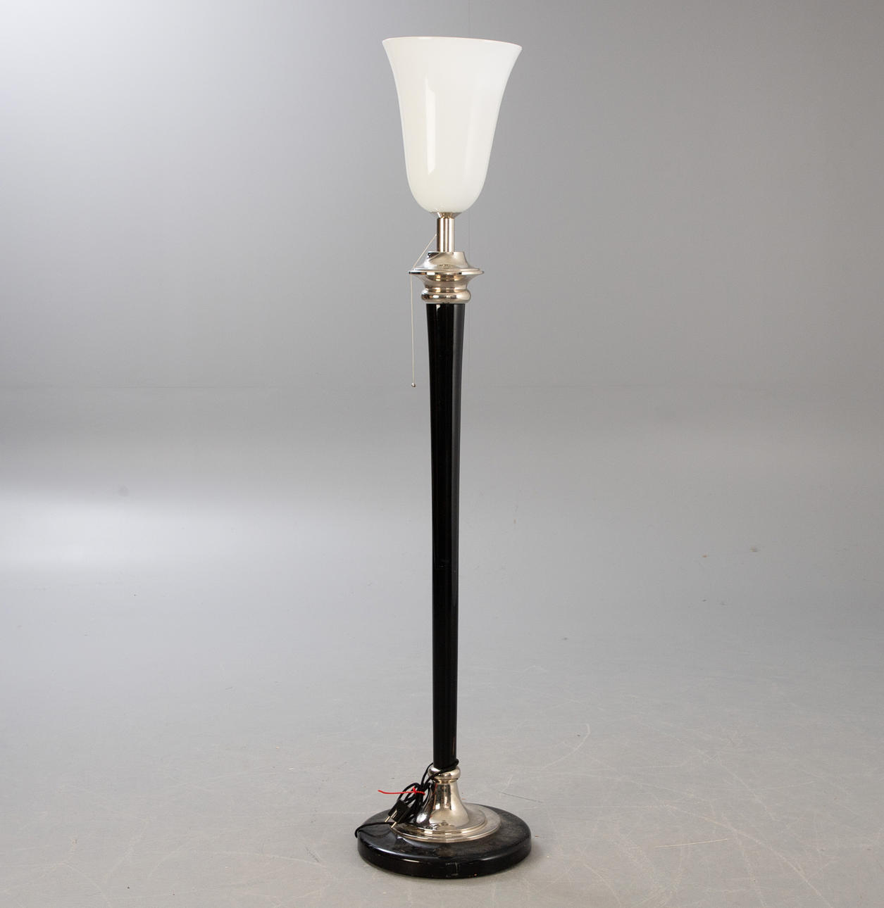 Stehleuchte 'Mazda' im Stil des Art Deco.