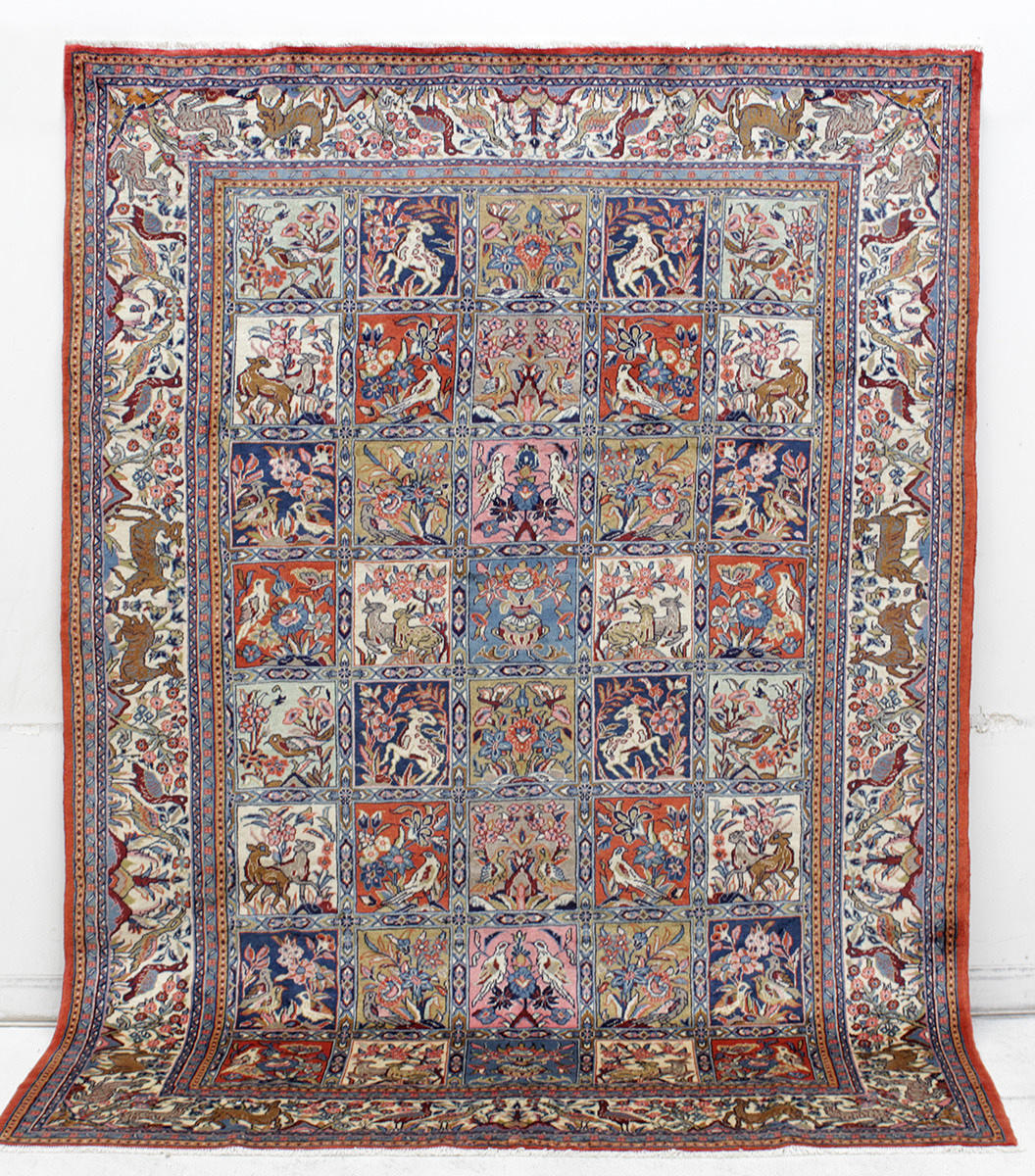 MATTA, persisk, figural Saruk, 295 x 215 cm.