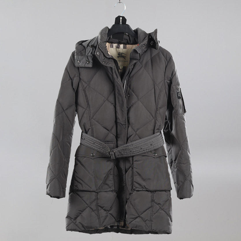 BURBERRY, Chaqueta de plumas, talla S.