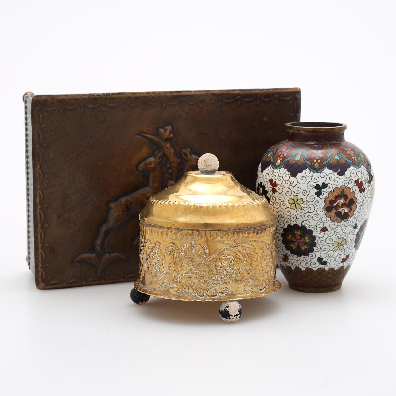 BOX, BOX, VASE, 3 Stück, Messing/Kupfer/Emaille, erste Hälfte des 20. Jahrhunderts.