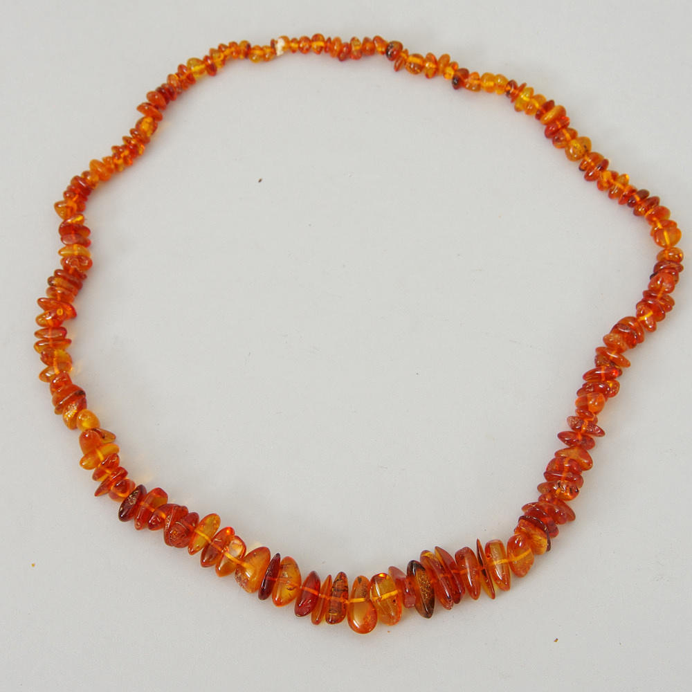 HALSBAND, bärnsten.